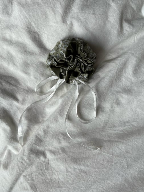 Handmade fabric jewelry pouch closed